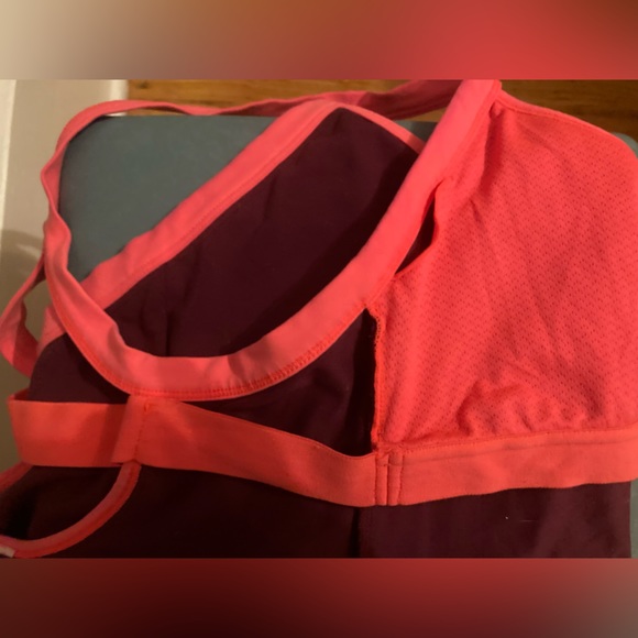 ALO yoga tank top built in bra. Size L. Flattering - Picture 7 of 8